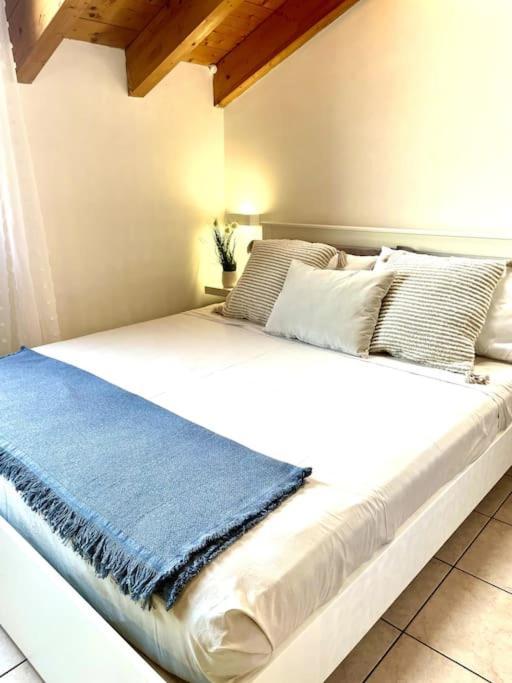 Appartamento Mansarda Antica Milano San Giuliano Milanese Esterno foto